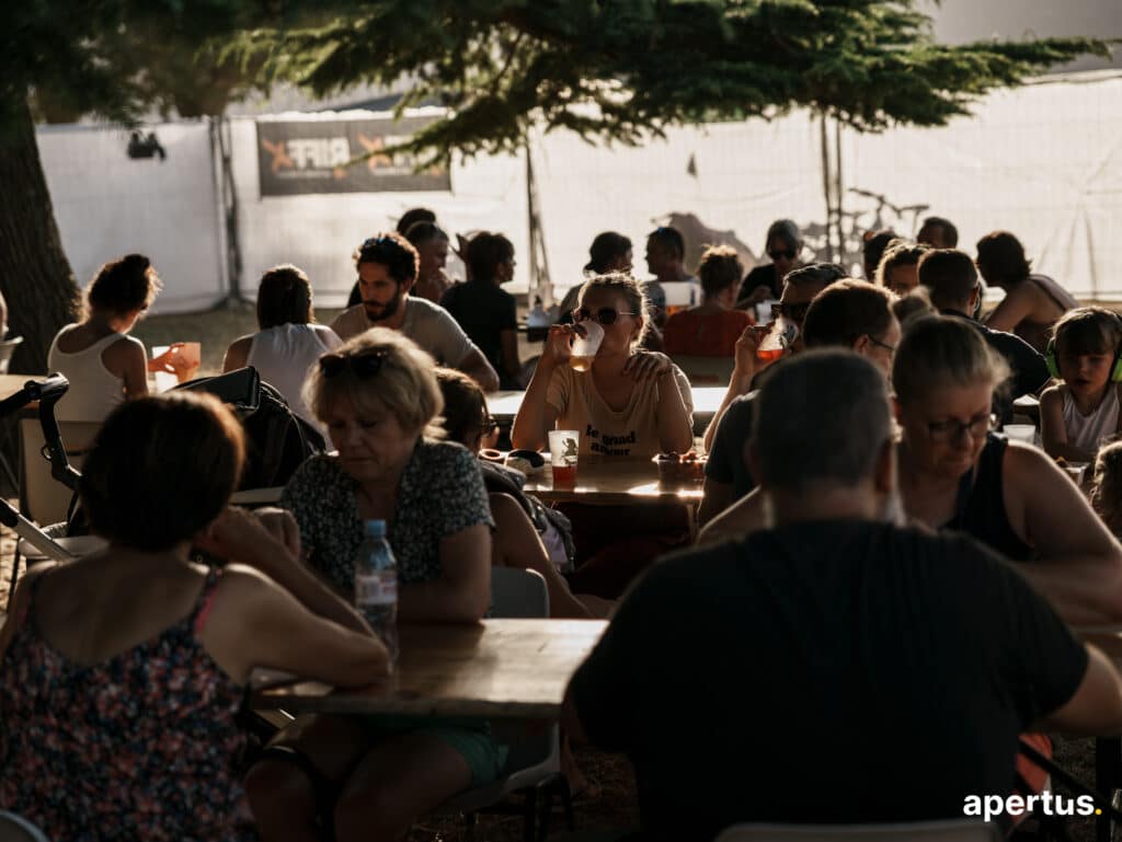 Coin à l'ombre pour manger - Ours en scène - festival musique gratuit - Aix-les-Bains